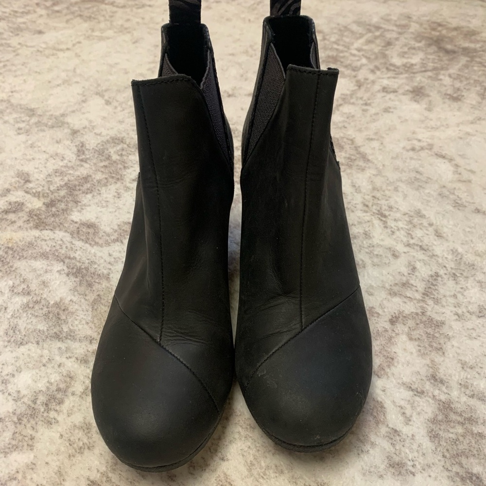 Toms Classic Black Ankle Booties